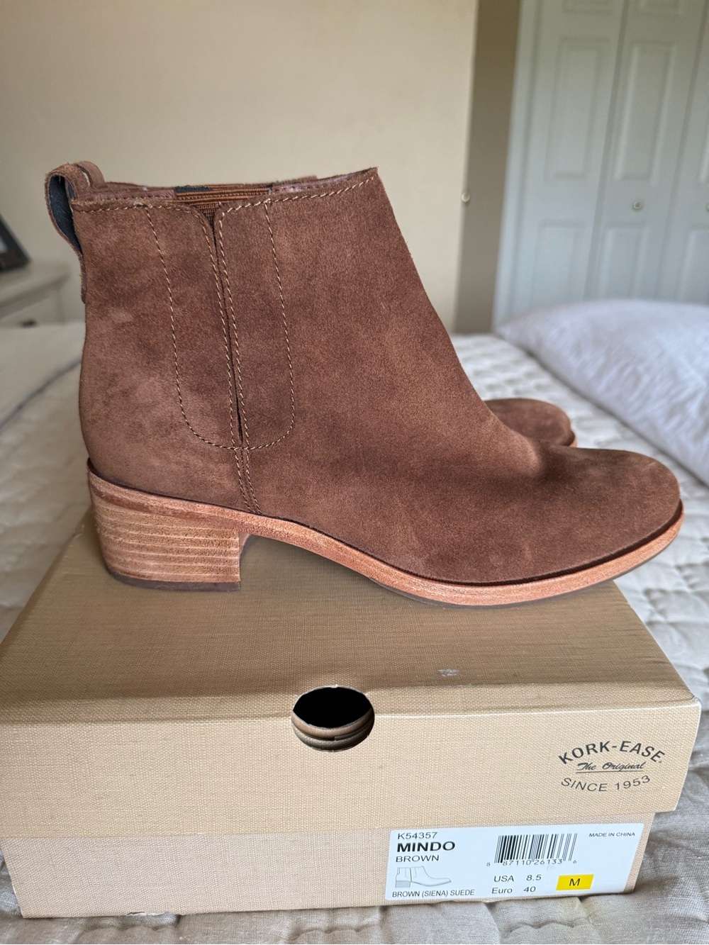 Kork Ease suede boots size 8.5 EUC